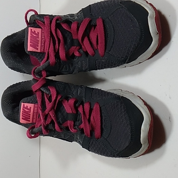 Nike Relentless2 Woman Gray Walking 🚶‍♂️Shoes Size 7. - Picture 5 of 5